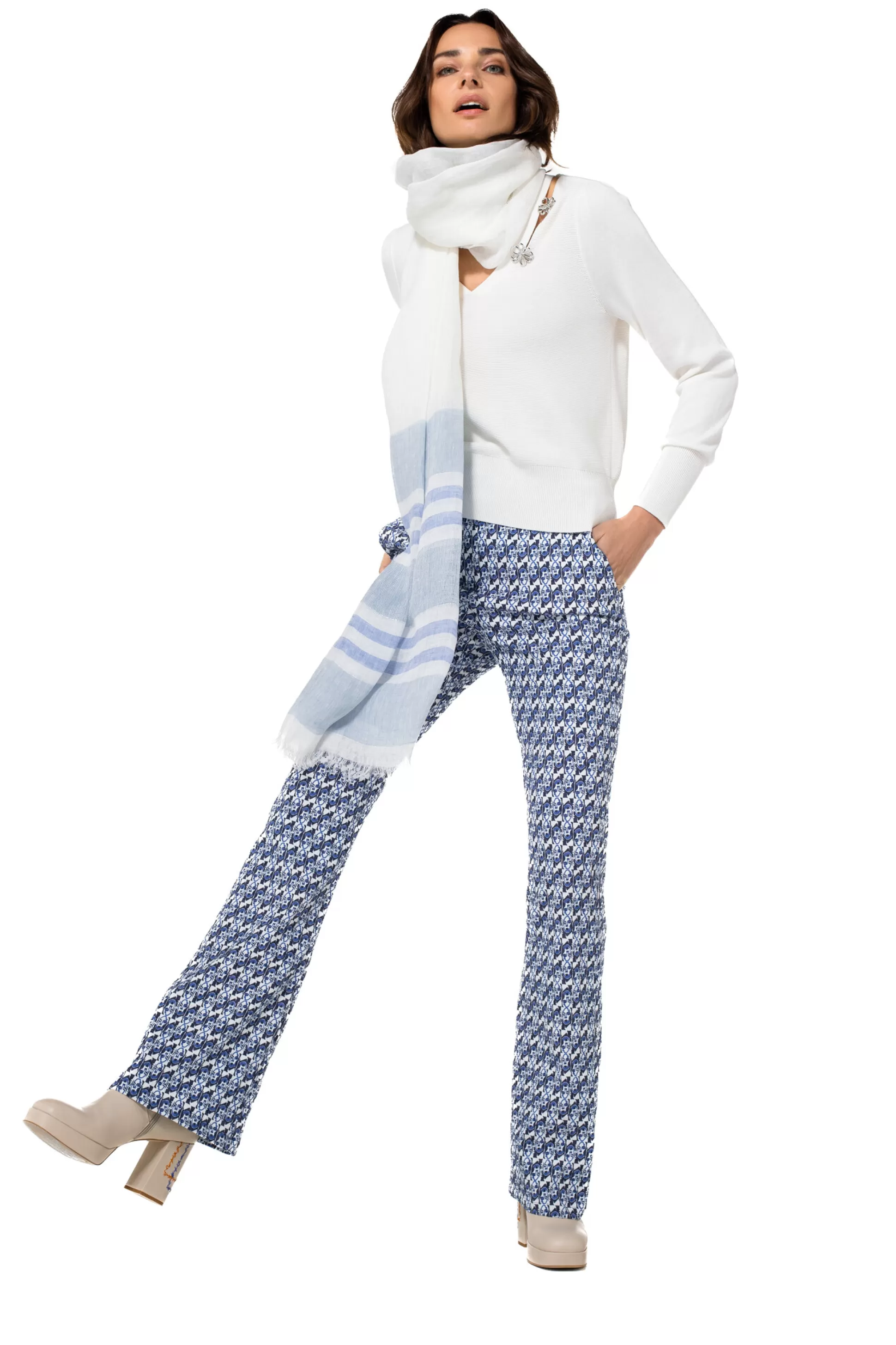 Outlet 1550-29 / Comfortabele Broek, Bootcut, Normal Waist, Pop-Art Print Vrouwen Broeken